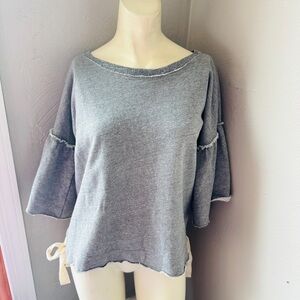 Kinly gray casual top size small nwt open shoulders side ties